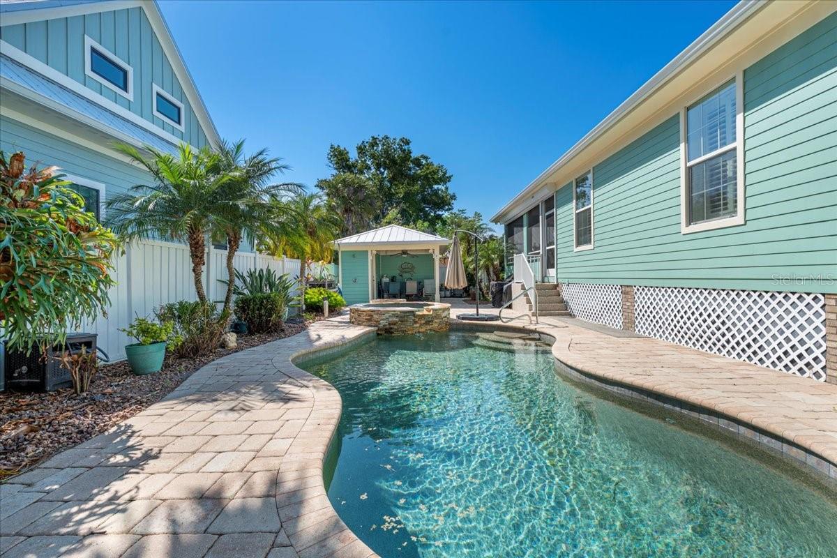 Image 34 of 47 For 233 Durrance Street