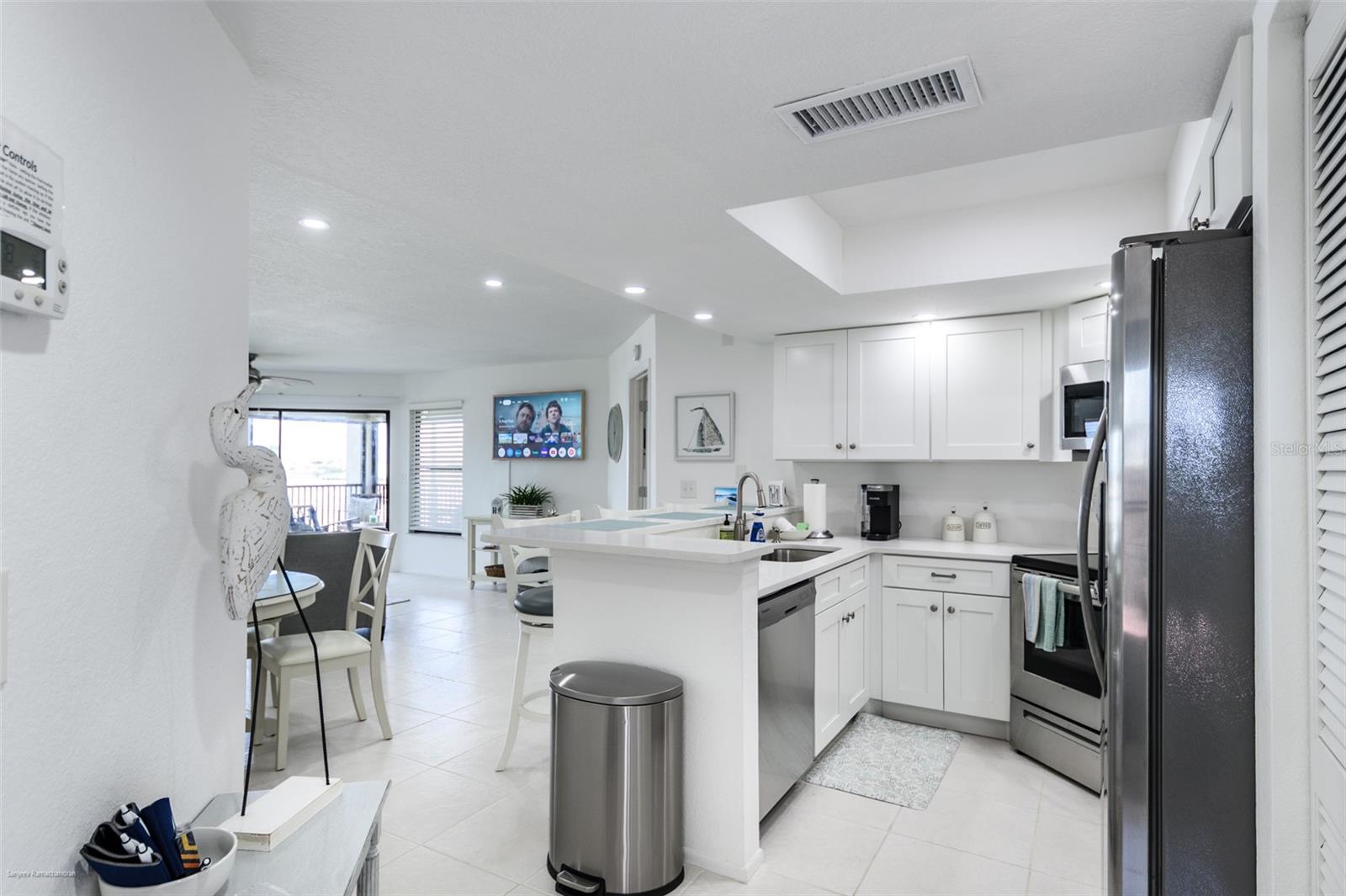 Image 7 of 44 For 2601 Marion Avenue 41c