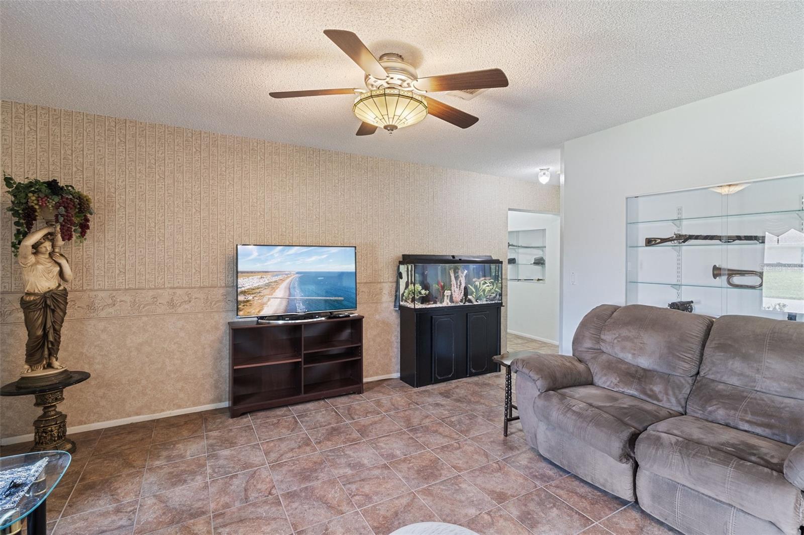 Image 11 of 36 For 11068 Jacqueline Avenue