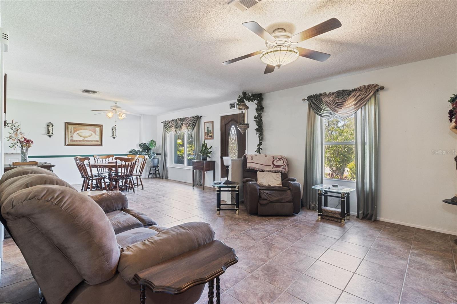 Image 13 of 36 For 11068 Jacqueline Avenue