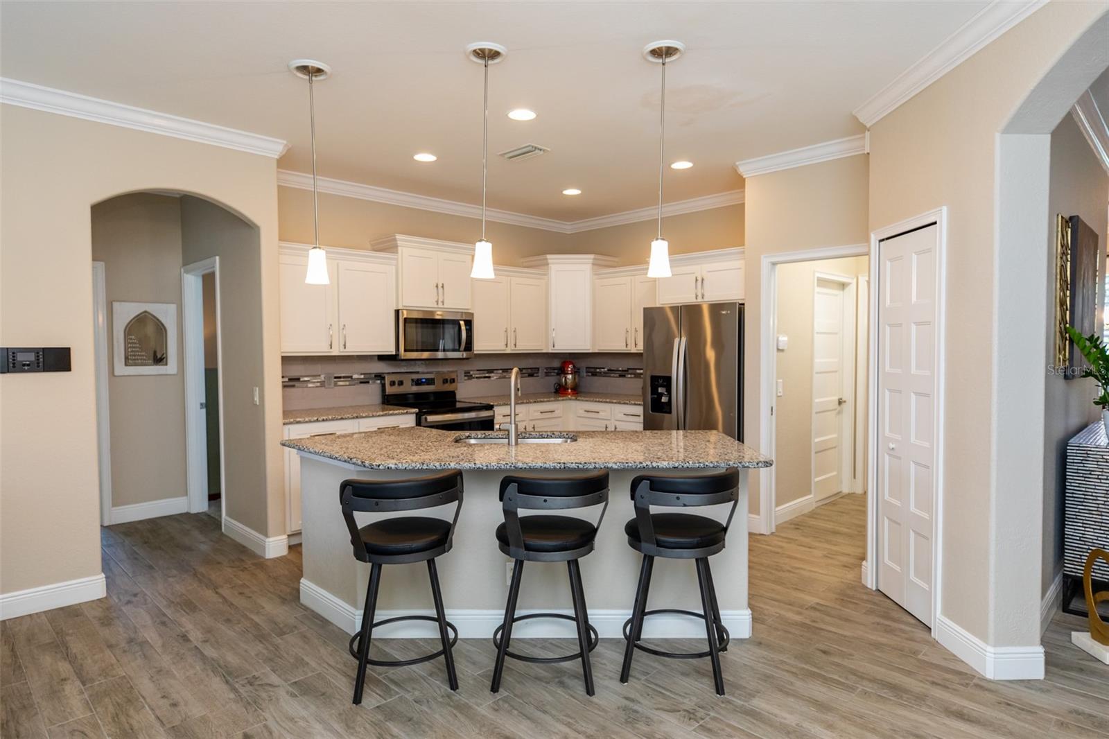 Image 11 of 47 For 4640 Price Boulevard
