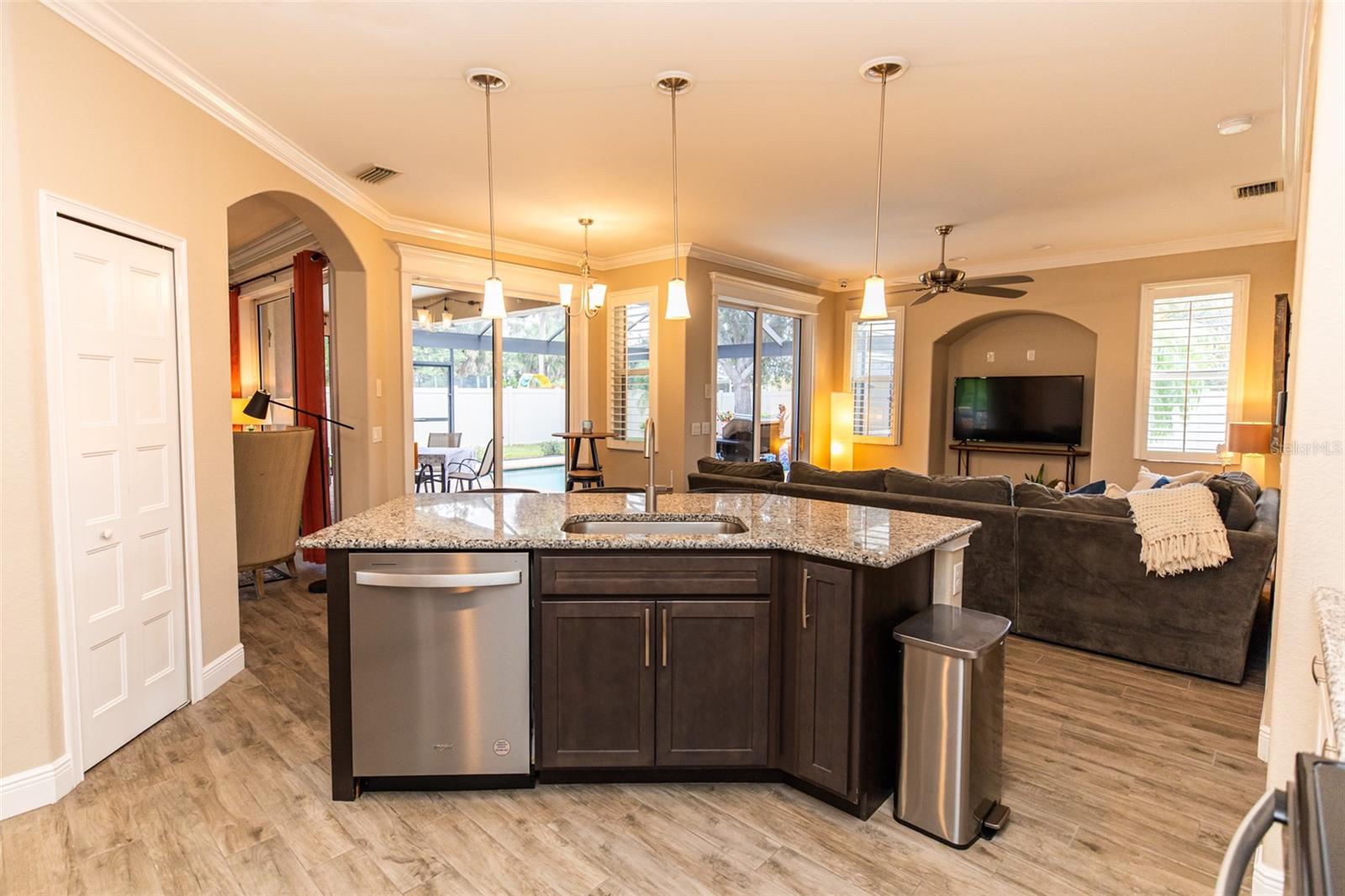 Image 14 of 47 For 4640 Price Boulevard