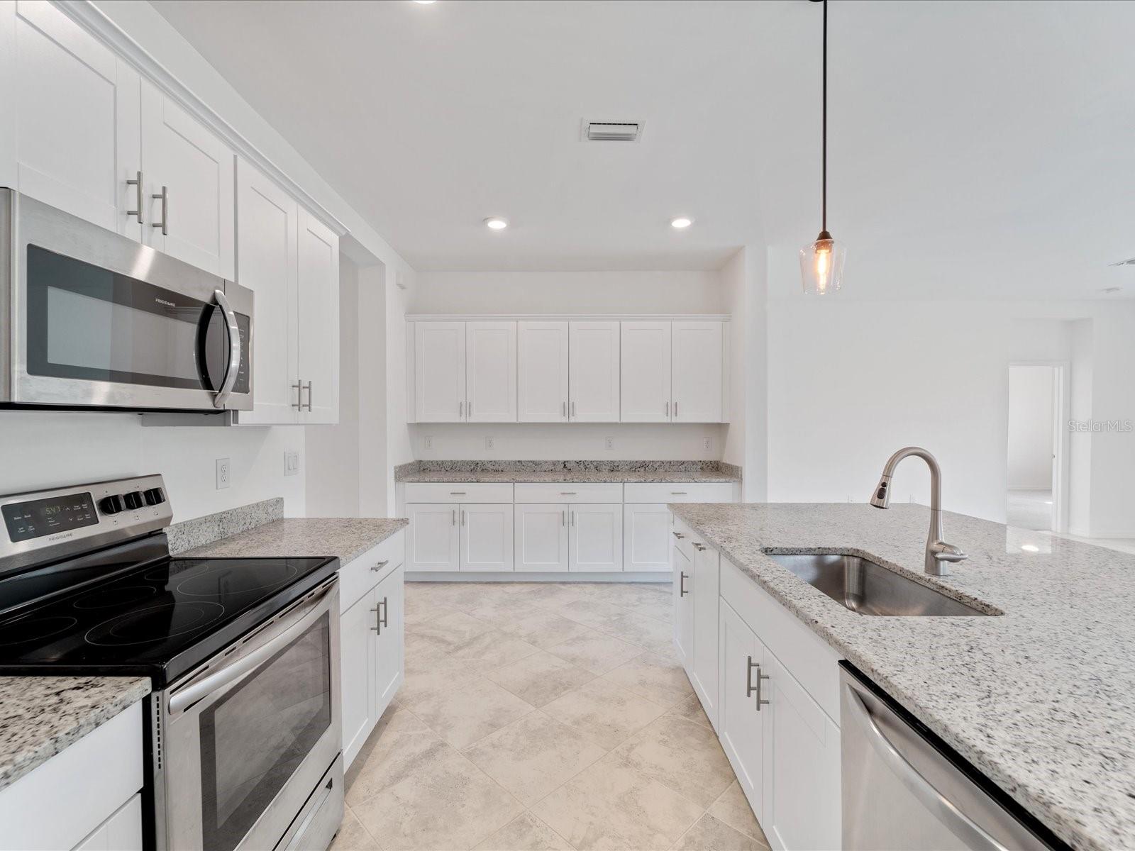 Image 14 of 48 For 2161 Gardenia Avenue