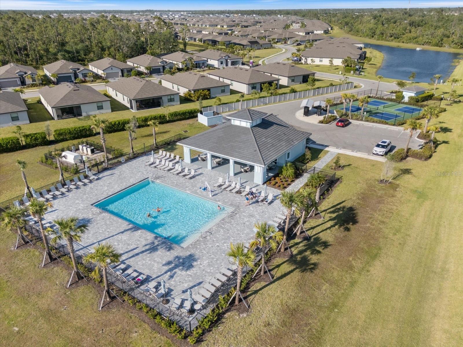 Image 18 of 48 For 2161 Gardenia Avenue