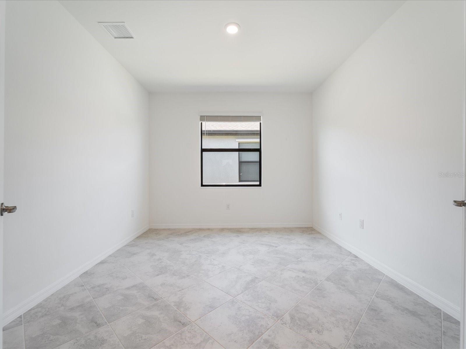 Image 38 of 48 For 2161 Gardenia Avenue