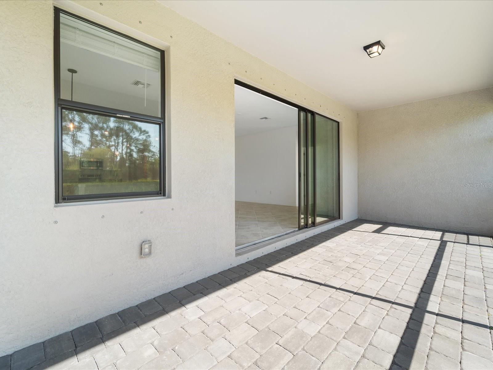 Image 40 of 48 For 2161 Gardenia Avenue