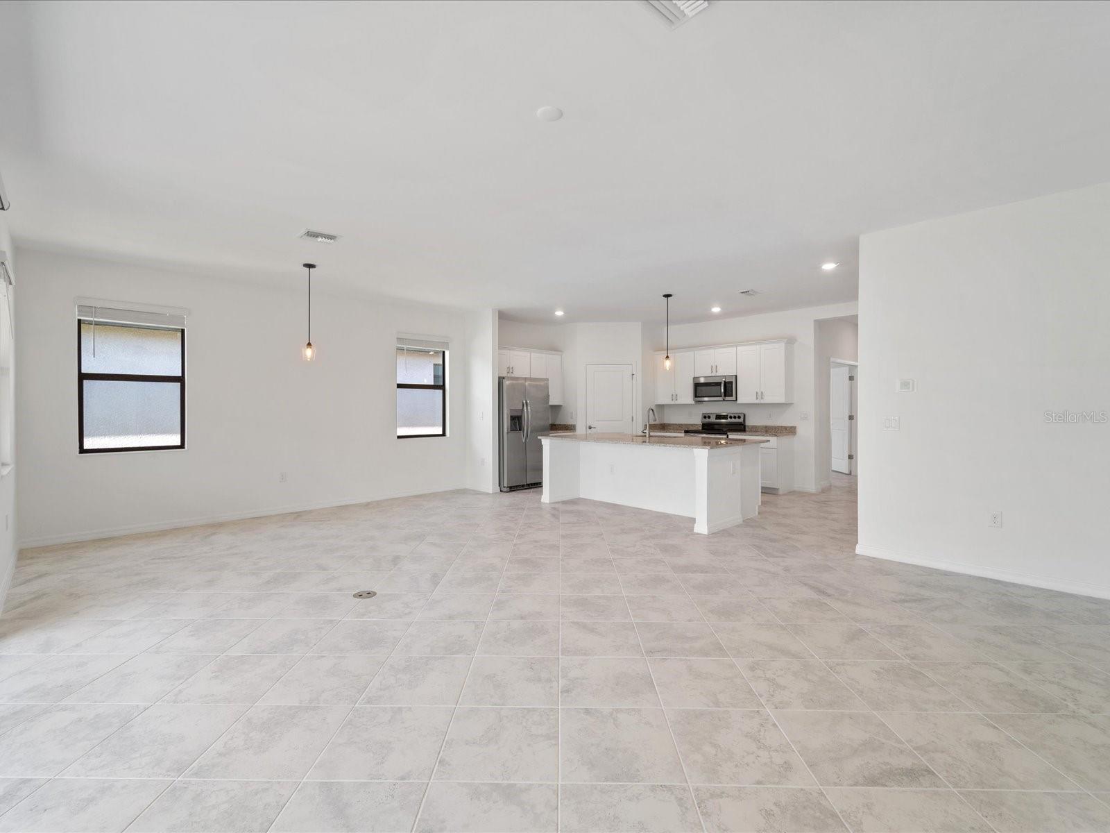 Image 6 of 48 For 2161 Gardenia Avenue