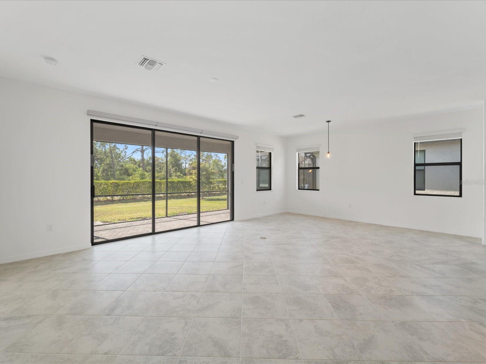 Image 7 of 48 For 2161 Gardenia Avenue