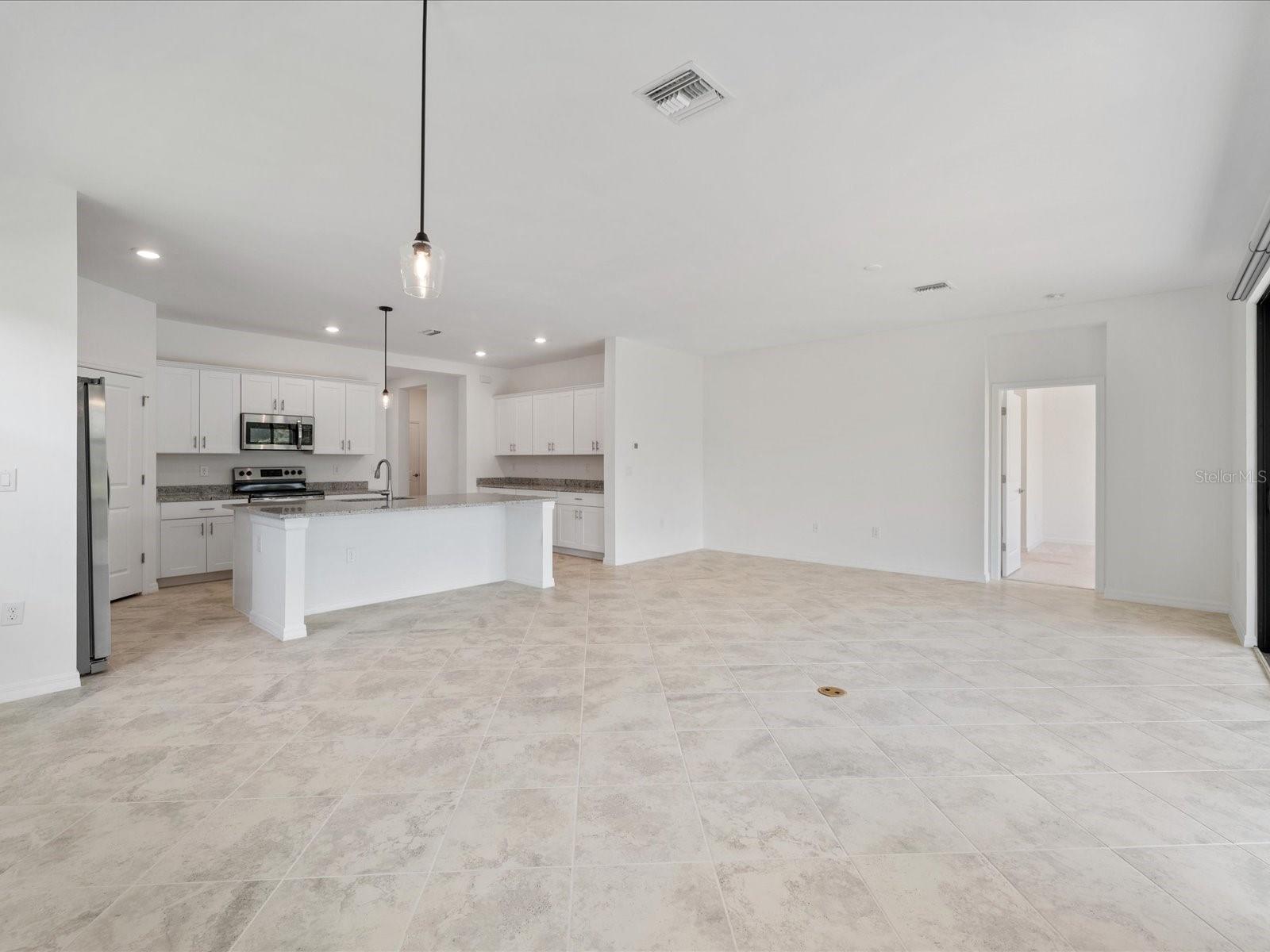 Image 8 of 48 For 2161 Gardenia Avenue