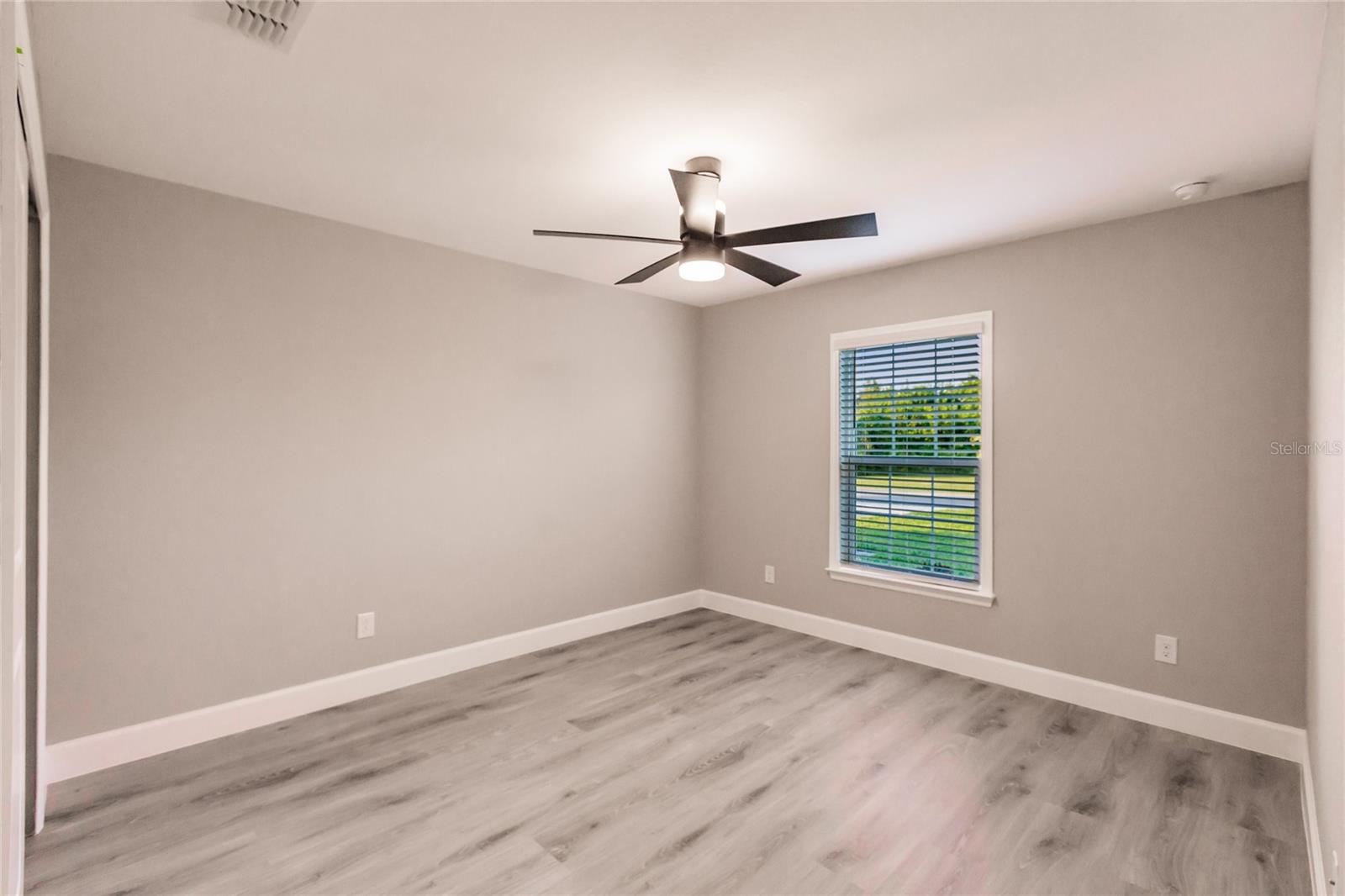 Image 15 of 32 For 627 22nd Terrace