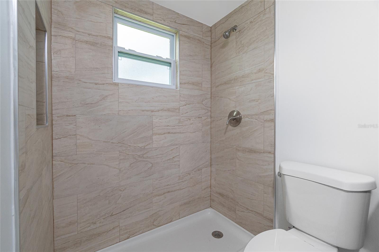 Image 16 of 37 For 1370 Blue Heron Drive