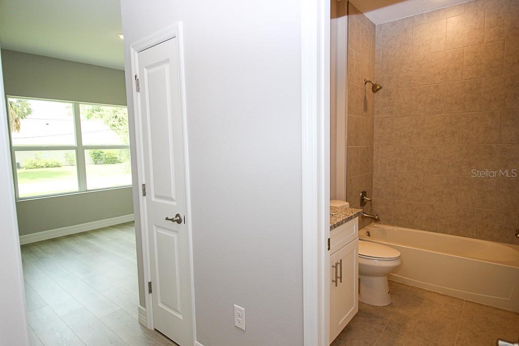 Image 14 of 18 For 25248 Punta Madryn Avenue
