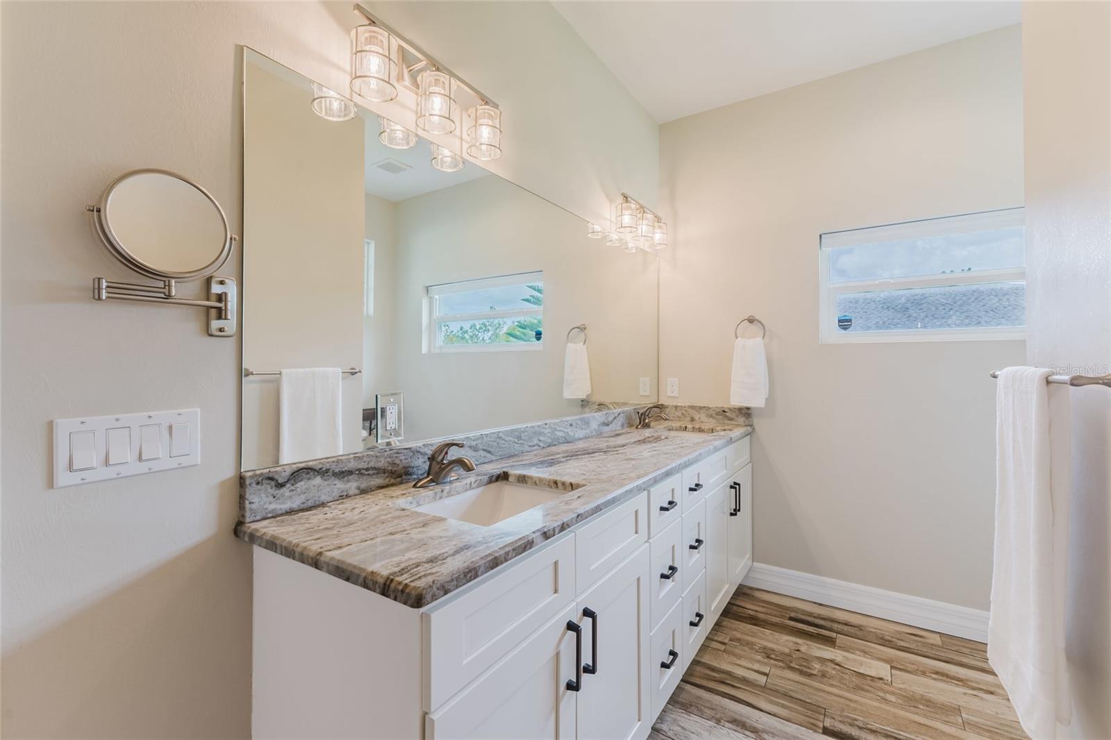 Image 18 of 47 For 12300 El Prado Drive