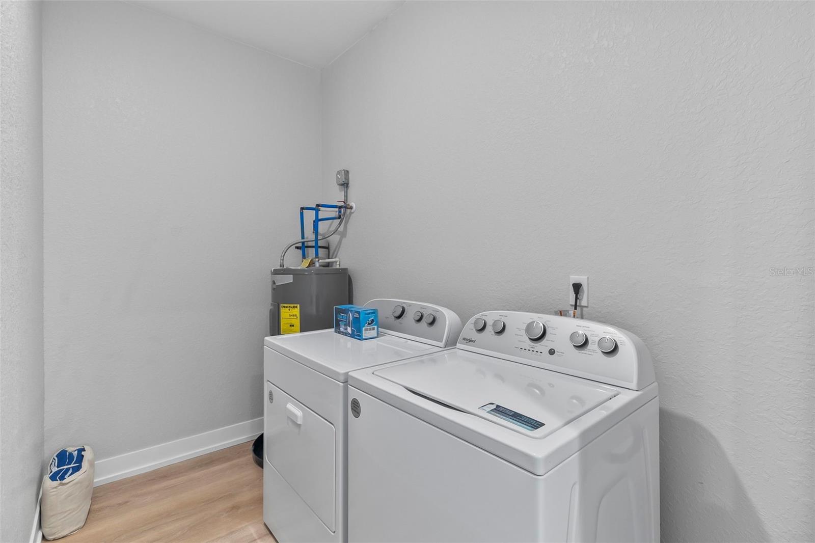 Image 15 of 30 For 9155 Agate Street