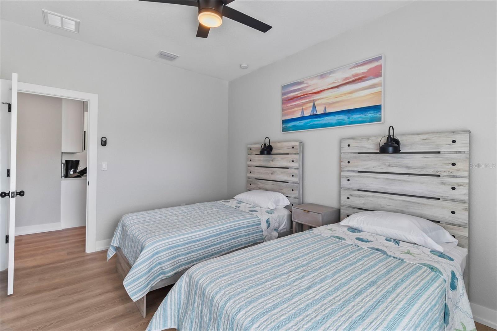 Image 17 of 30 For 9155 Agate Street