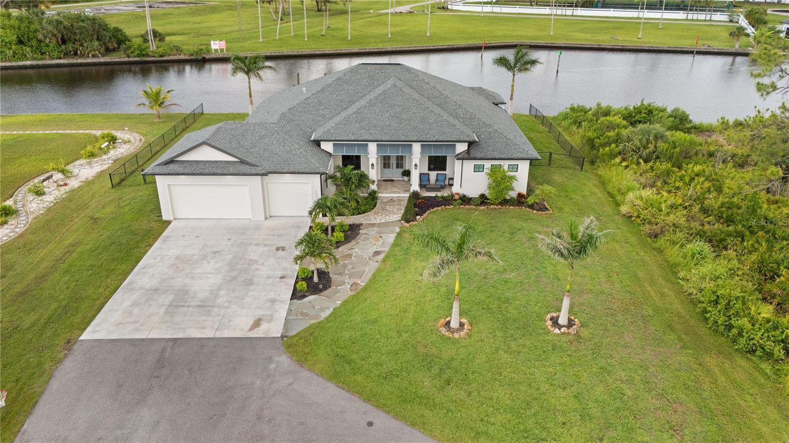Image 12 of 94 For 12581 Eisenhower Drive