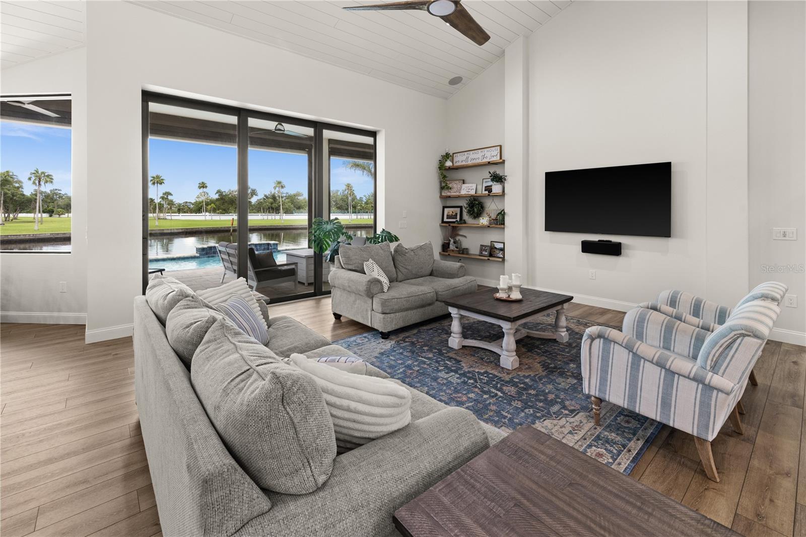 Image 16 of 94 For 12581 Eisenhower Drive