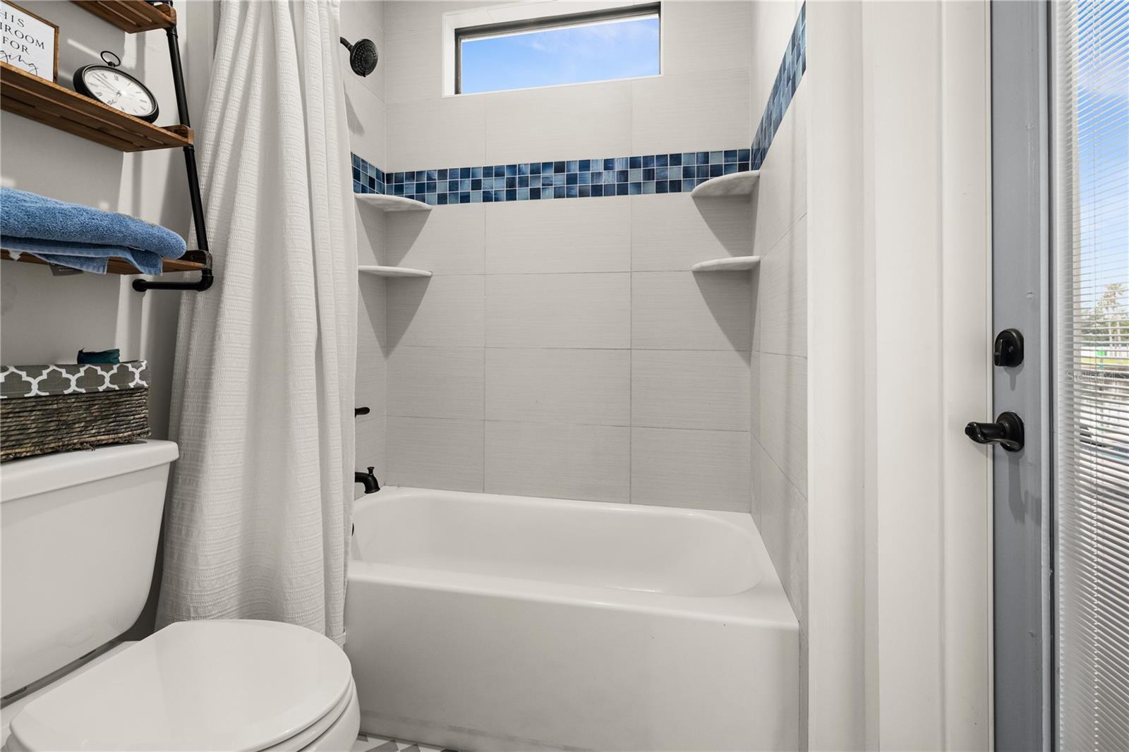 Image 47 of 94 For 12581 Eisenhower Drive
