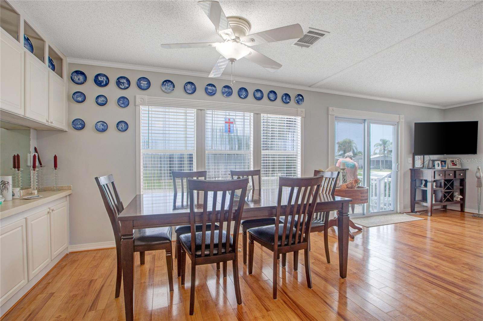 Image 12 of 62 For 2100 Kings Highway  685