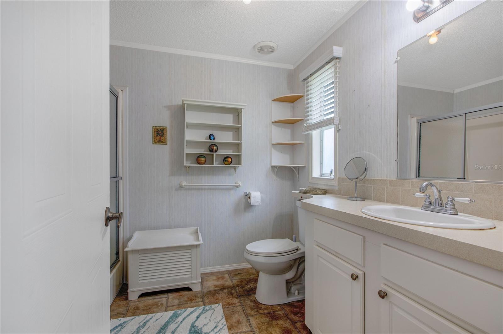 Image 17 of 62 For 2100 Kings Highway  685