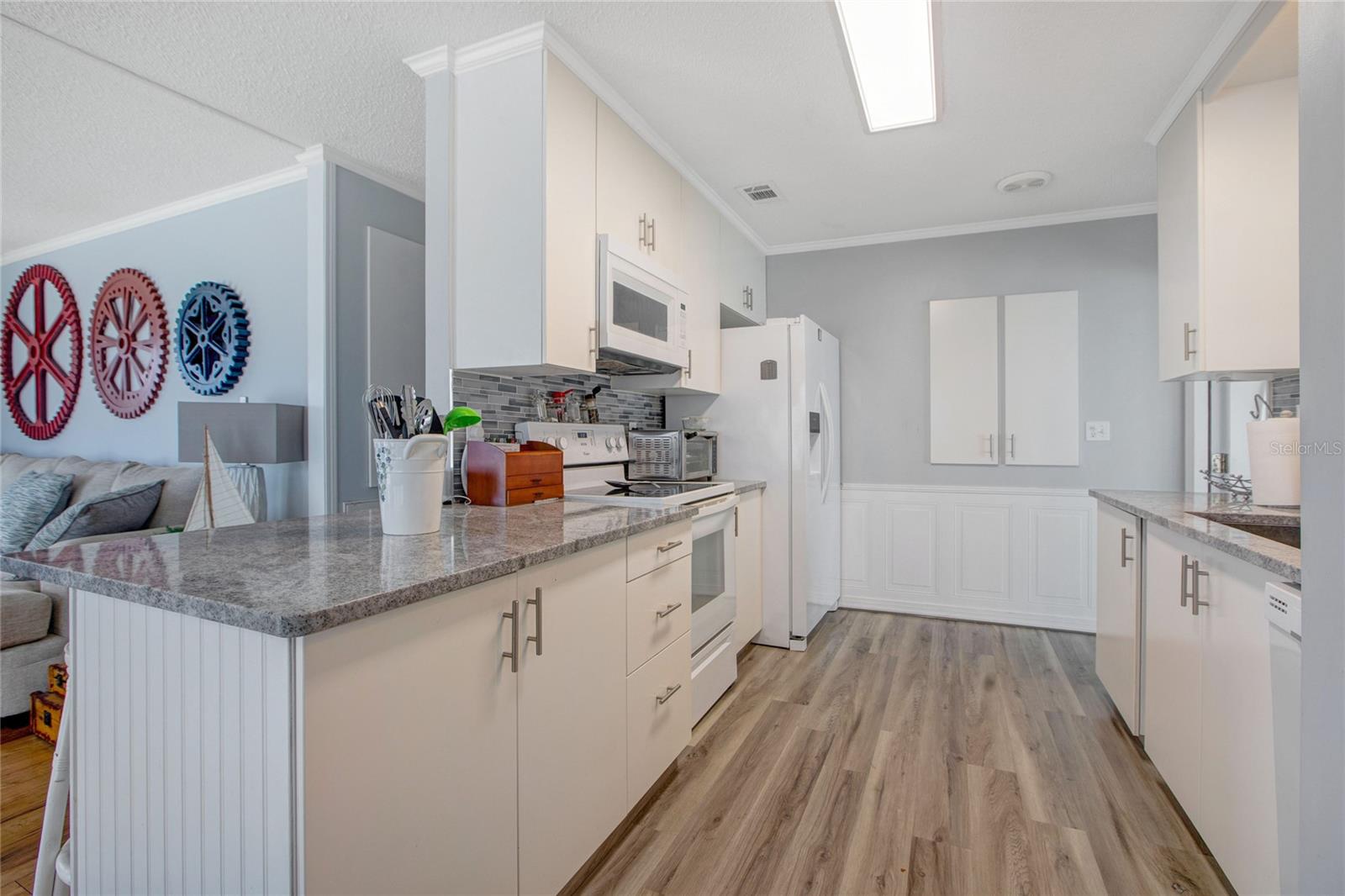Image 8 of 62 For 2100 Kings Highway  685