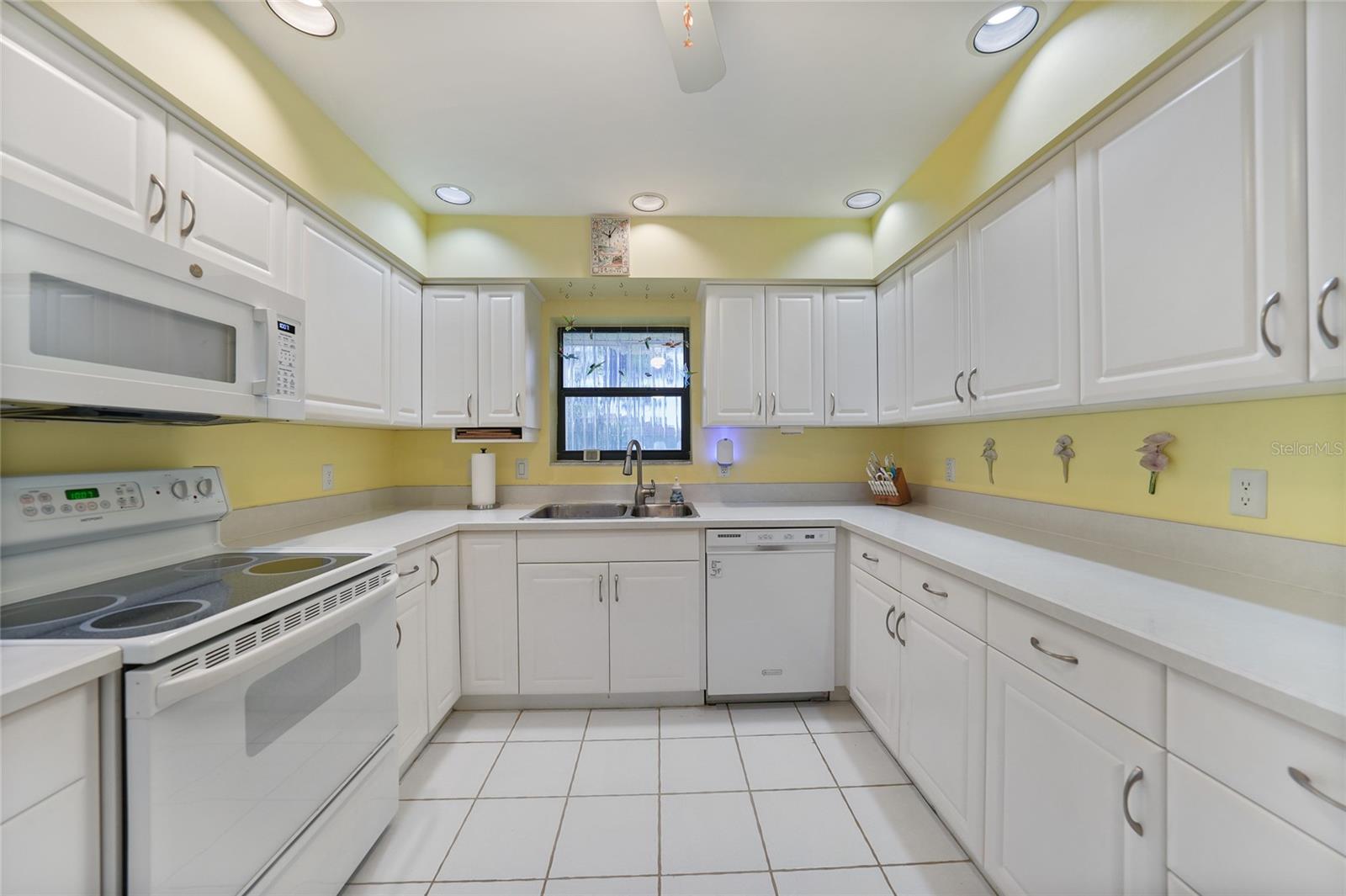 Image 16 of 49 For 11435 Courtney Drive