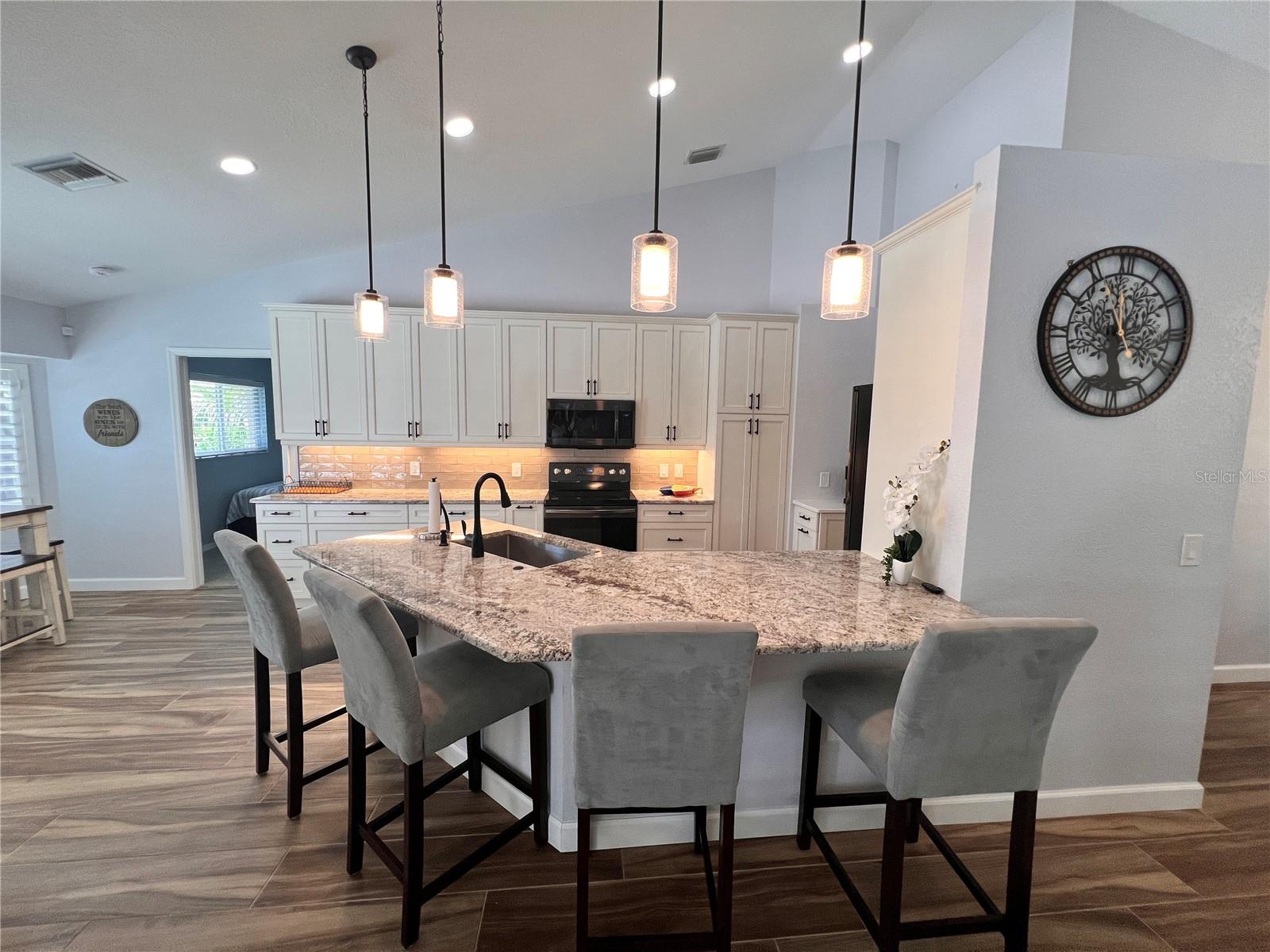 Image 5 of 28 For 5530 Almar Drive