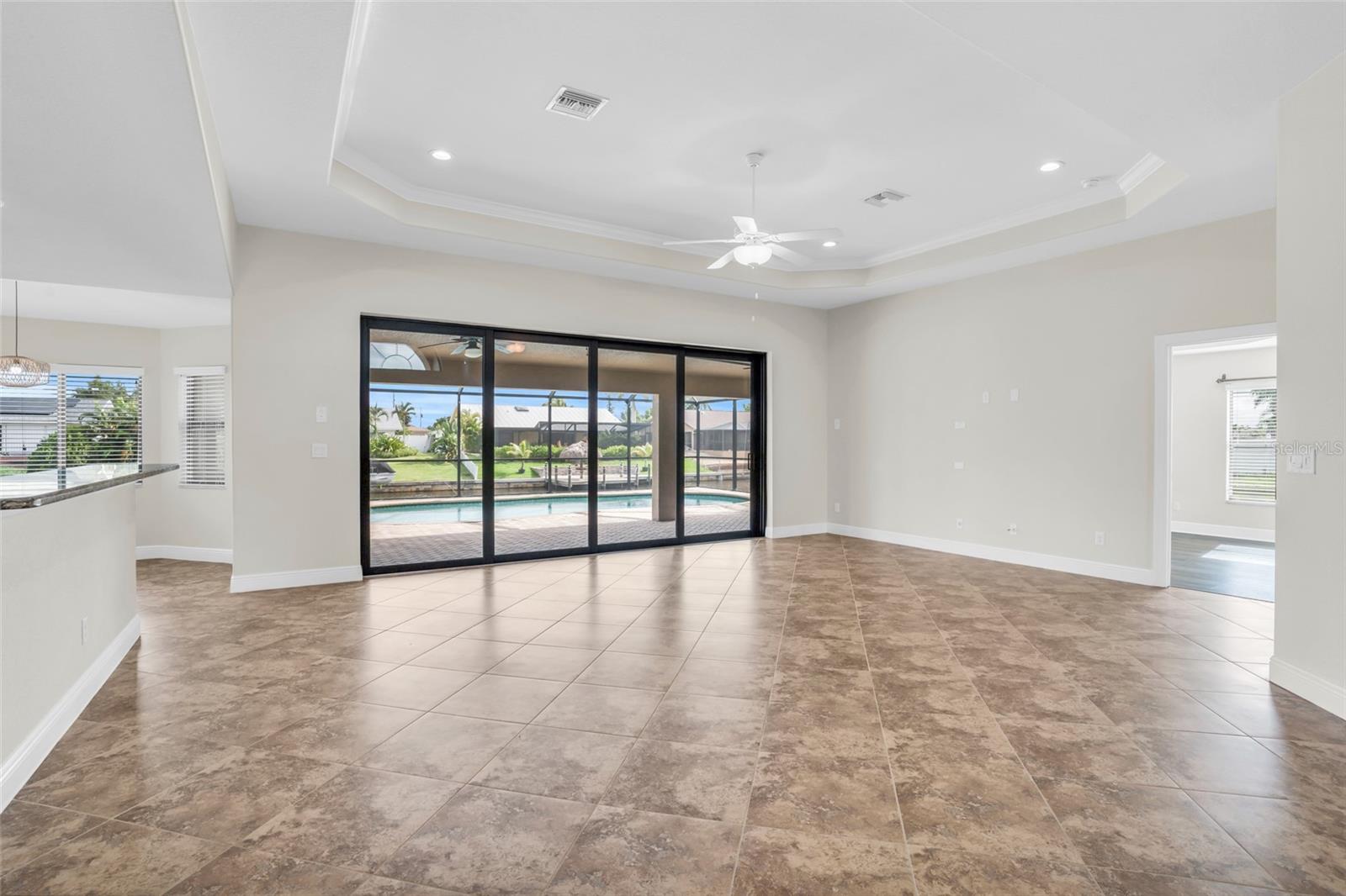 Image 10 of 38 For 915 33rd Terrace