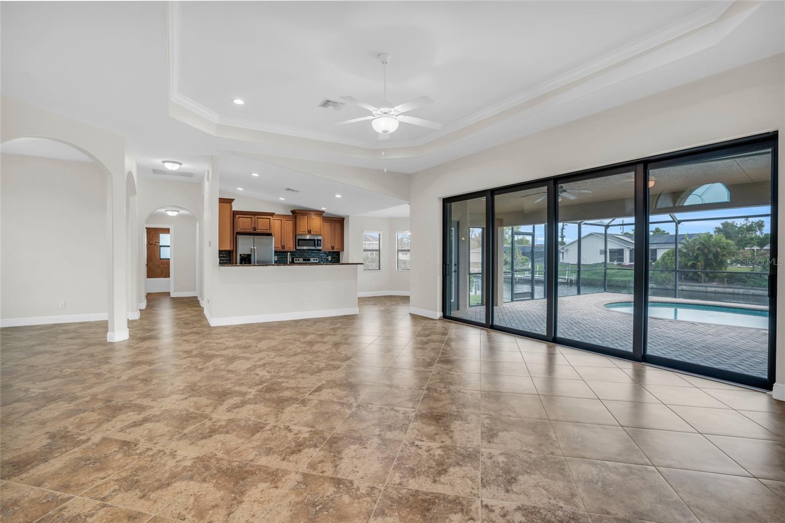 Image 11 of 38 For 915 33rd Terrace