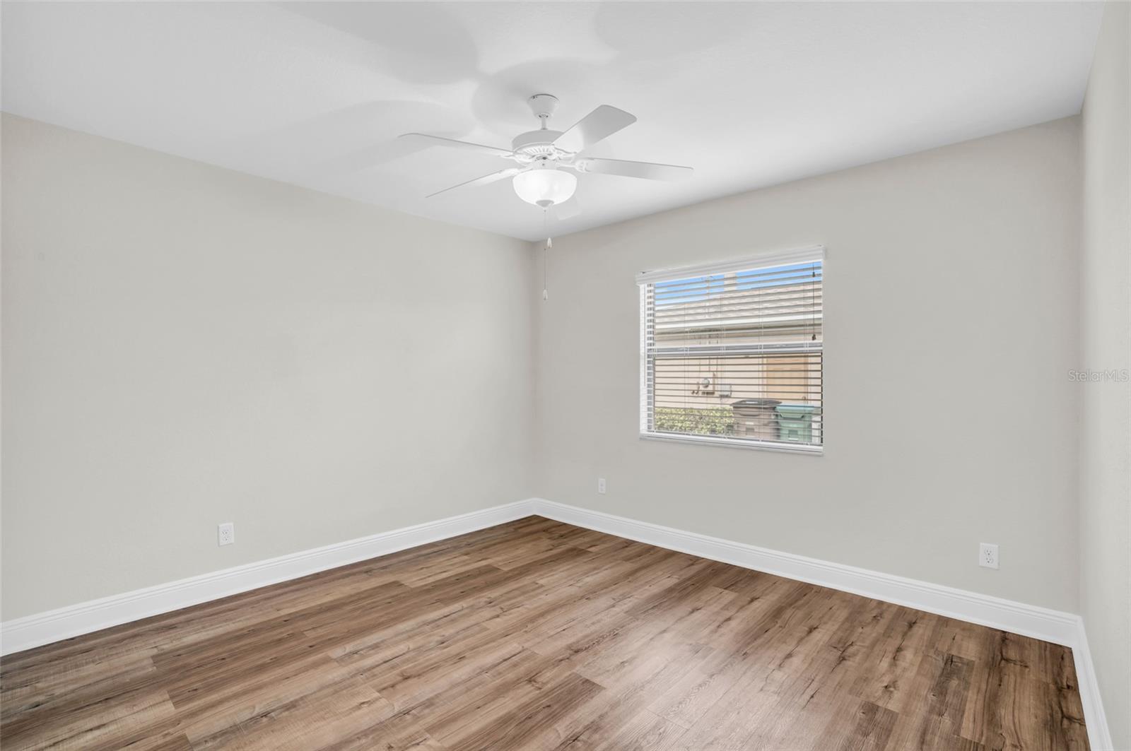 Image 17 of 38 For 915 33rd Terrace
