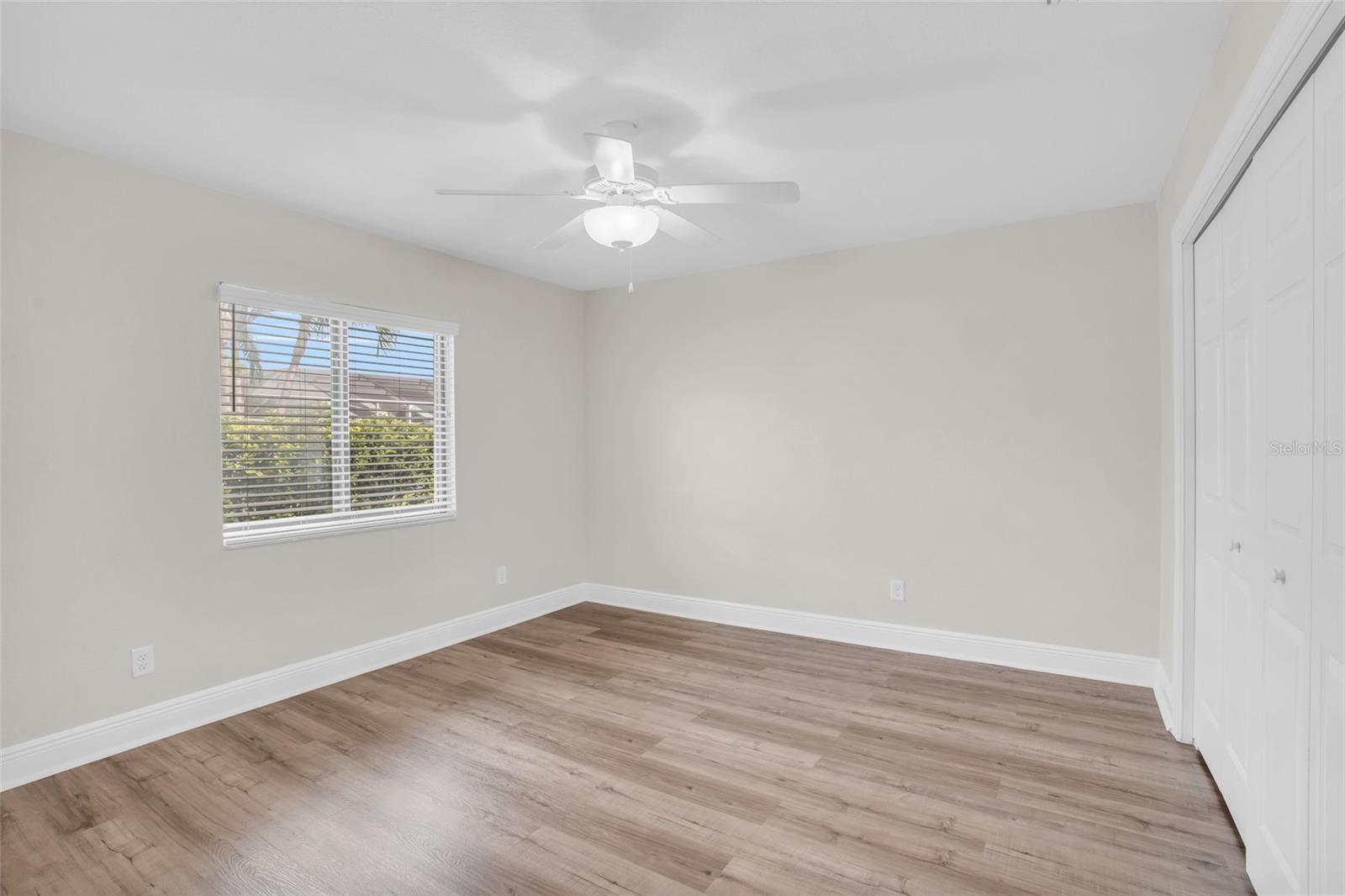 Image 21 of 38 For 915 33rd Terrace