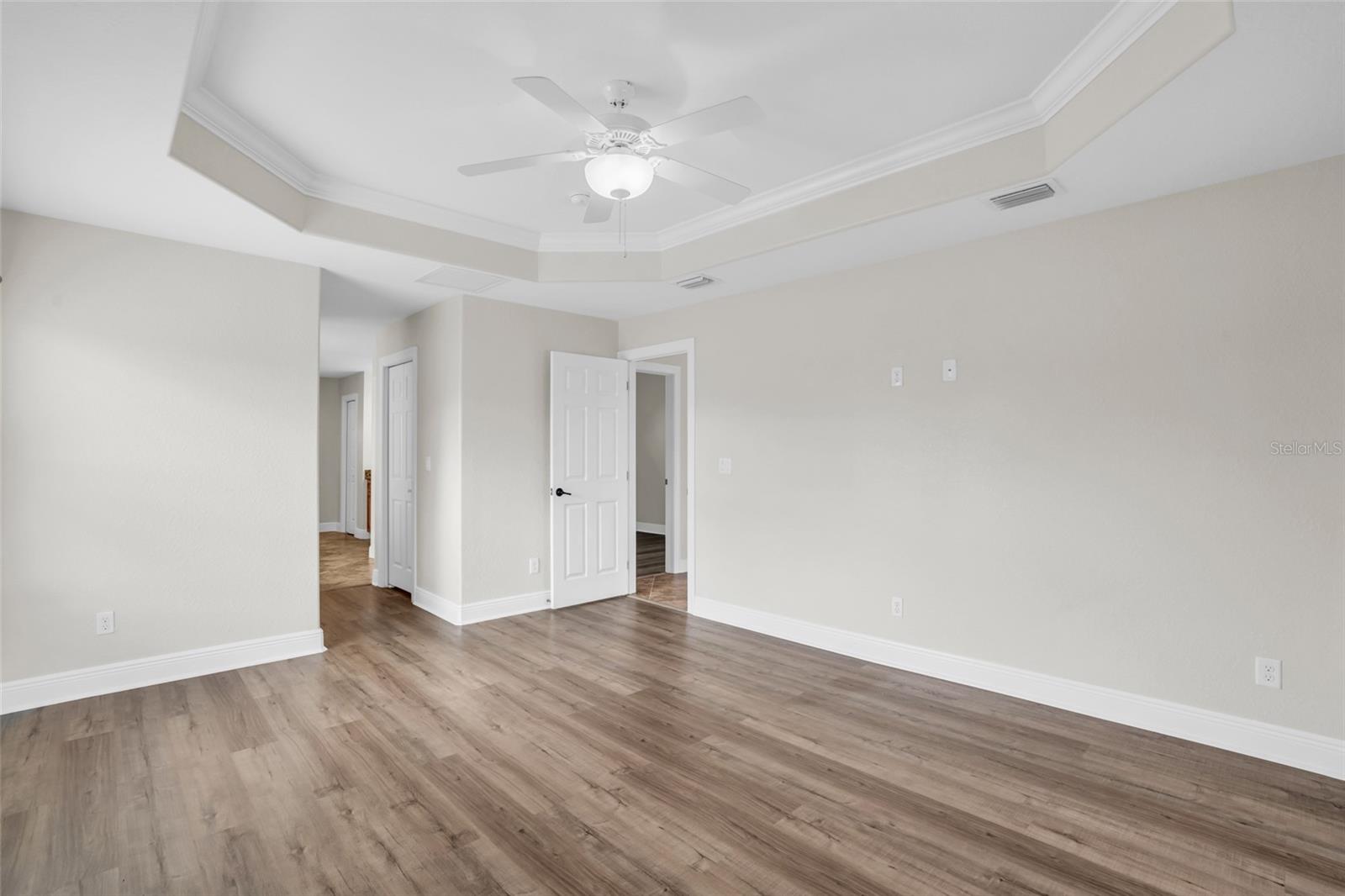 Image 23 of 38 For 915 33rd Terrace