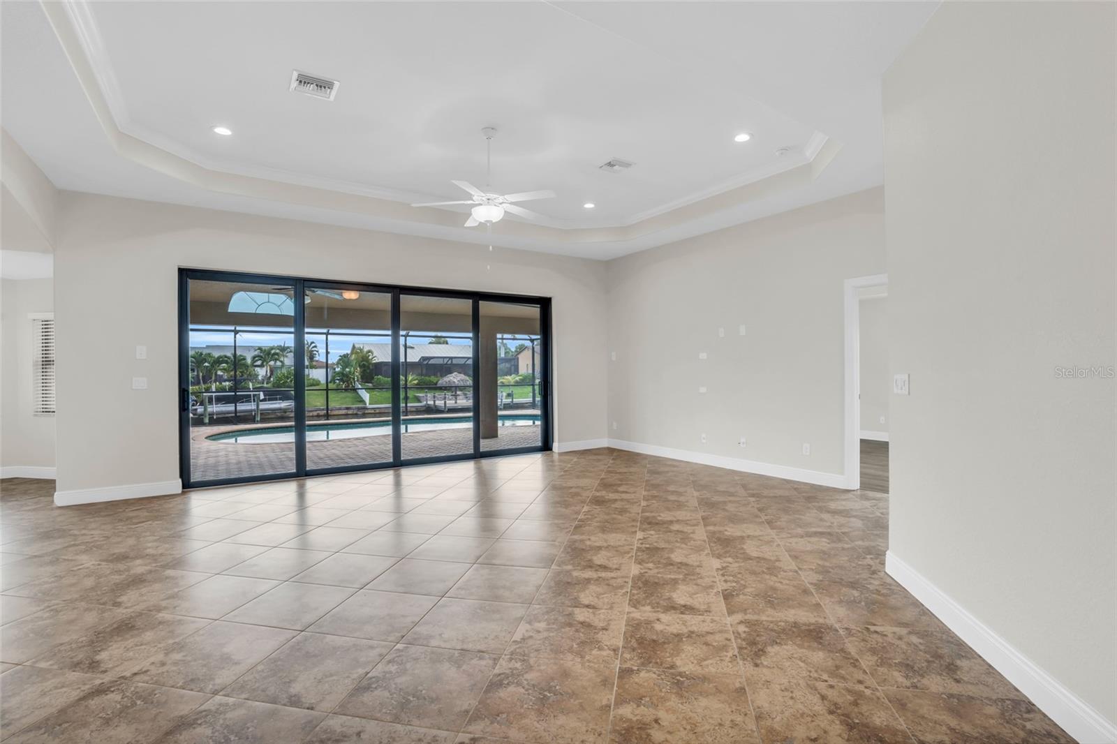 Image 9 of 38 For 915 33rd Terrace
