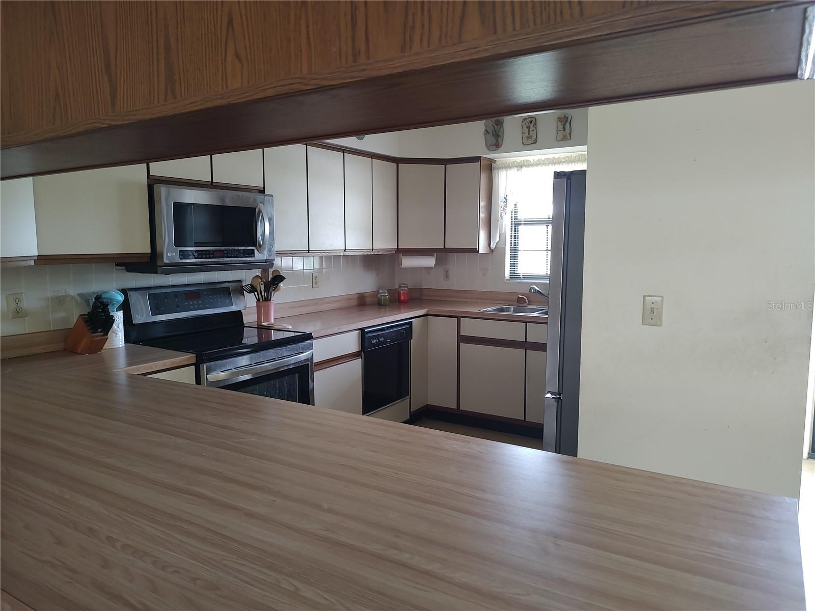 Image 10 of 17 For 2732 Magdalina Drive C