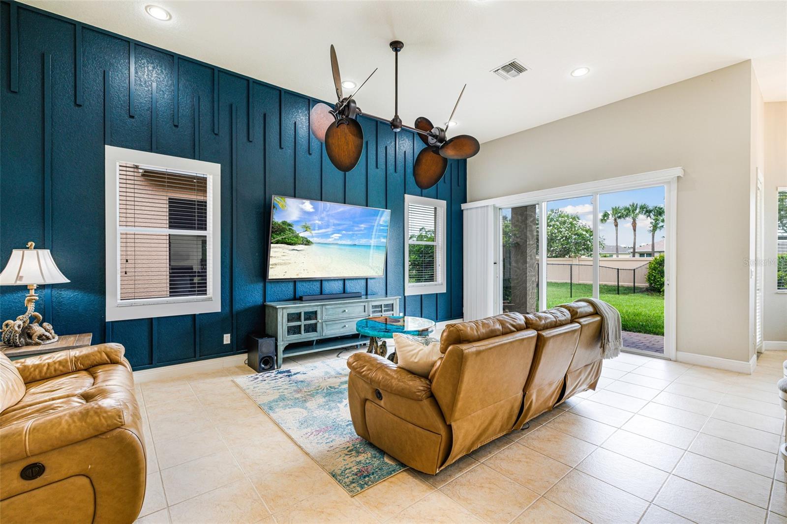Image 11 of 53 For 24280 Riverfront Drive