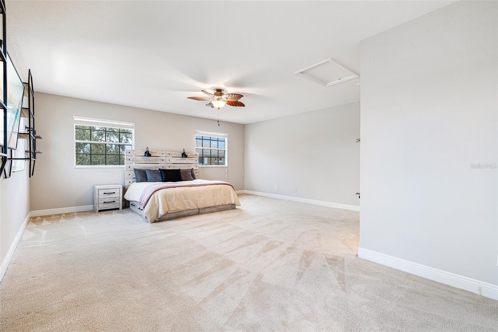 Image 40 of 53 For 24280 Riverfront Drive