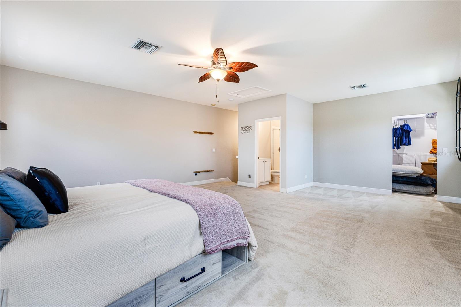 Image 41 of 53 For 24280 Riverfront Drive