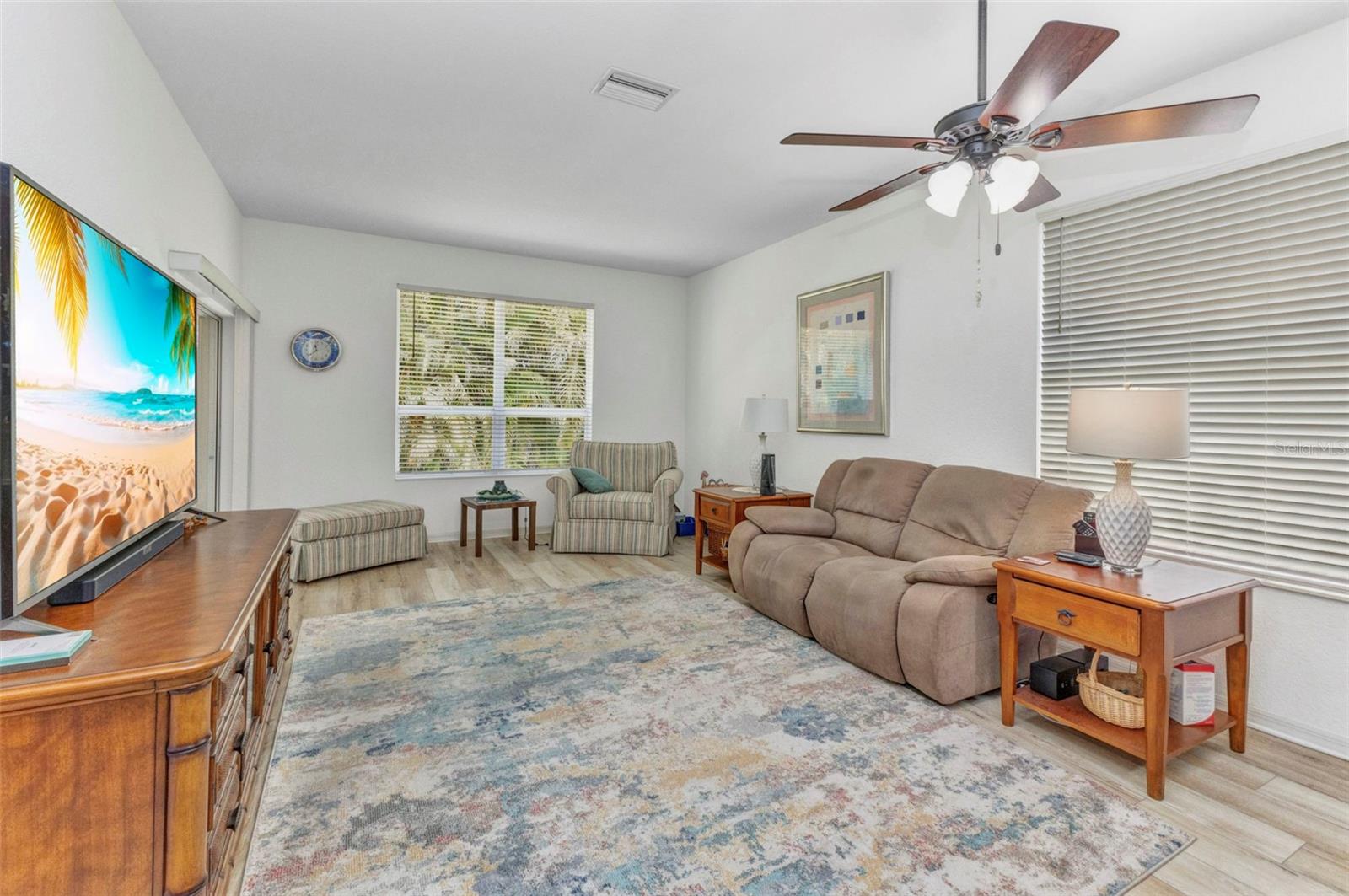 Image 12 of 42 For 24504 Buckingham Way