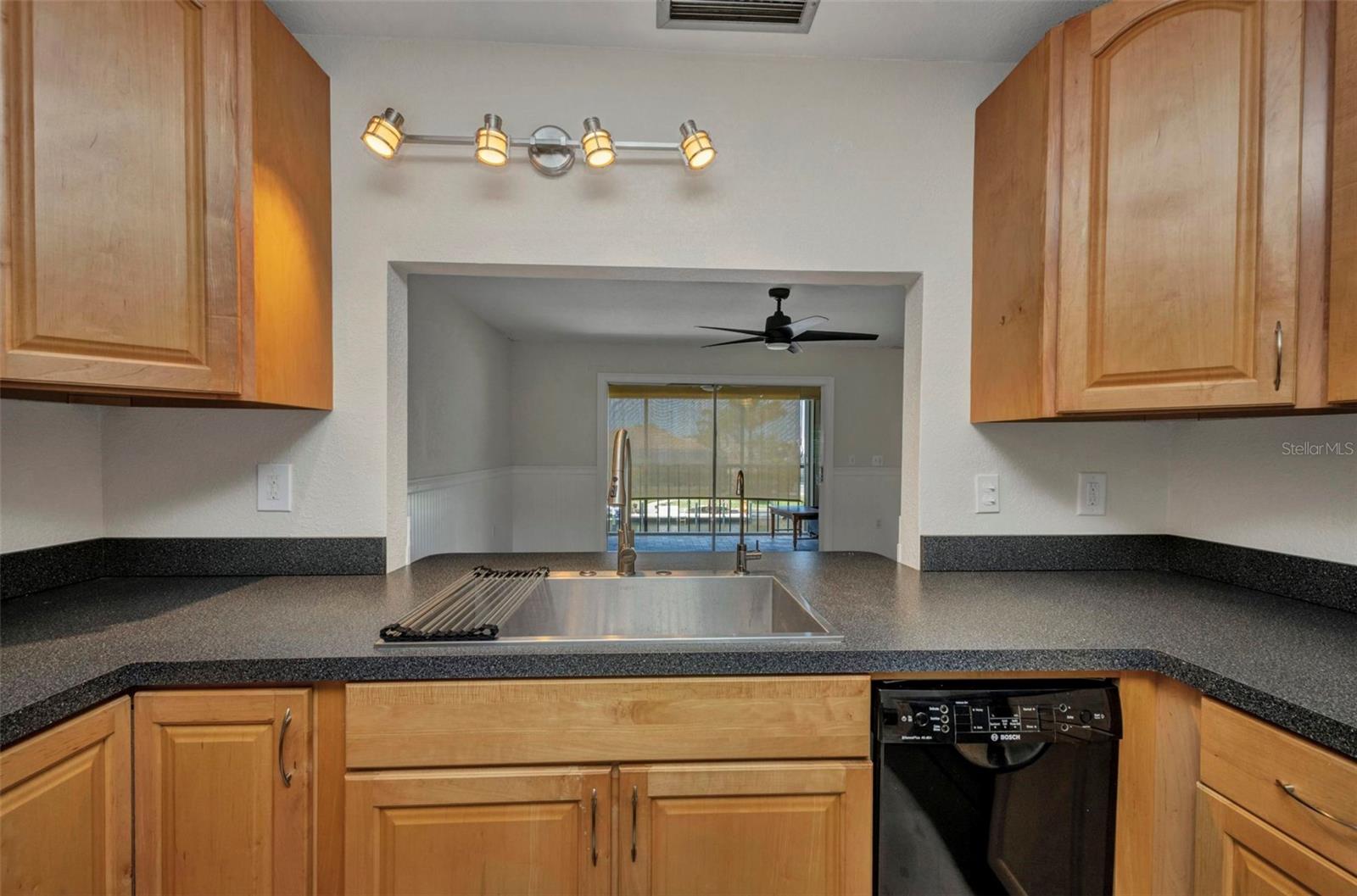 Image 12 of 41 For 1335 Mineo Drive G
