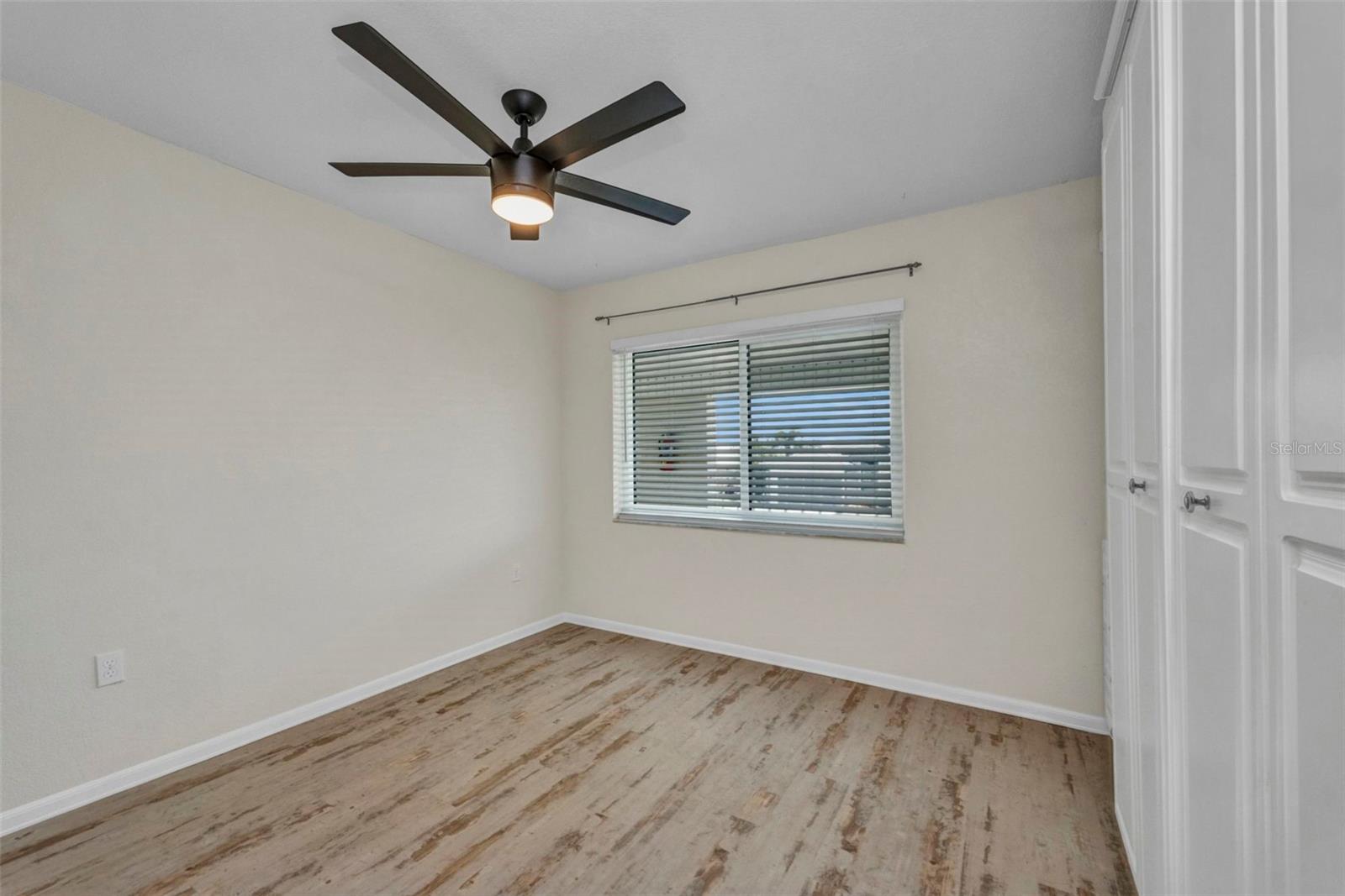Image 25 of 41 For 1335 Mineo Drive G
