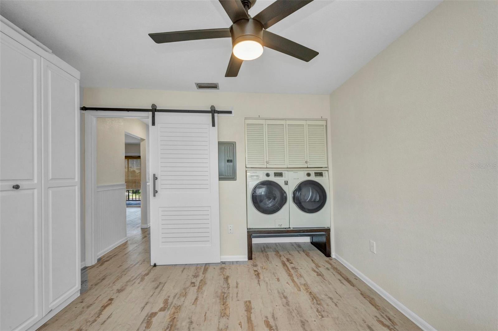 Image 27 of 41 For 1335 Mineo Drive G