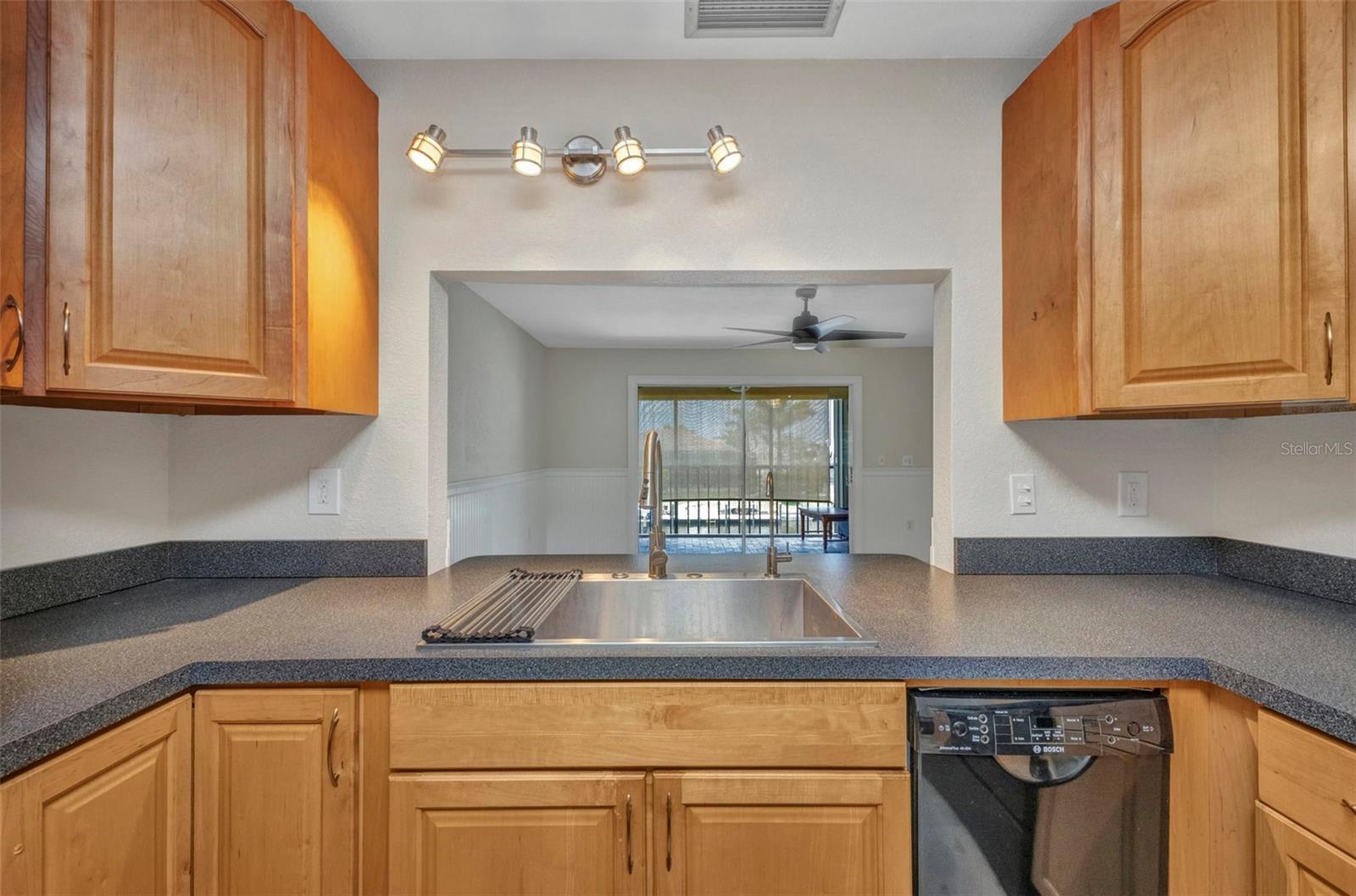 Image 9 of 41 For 1335 Mineo Drive G