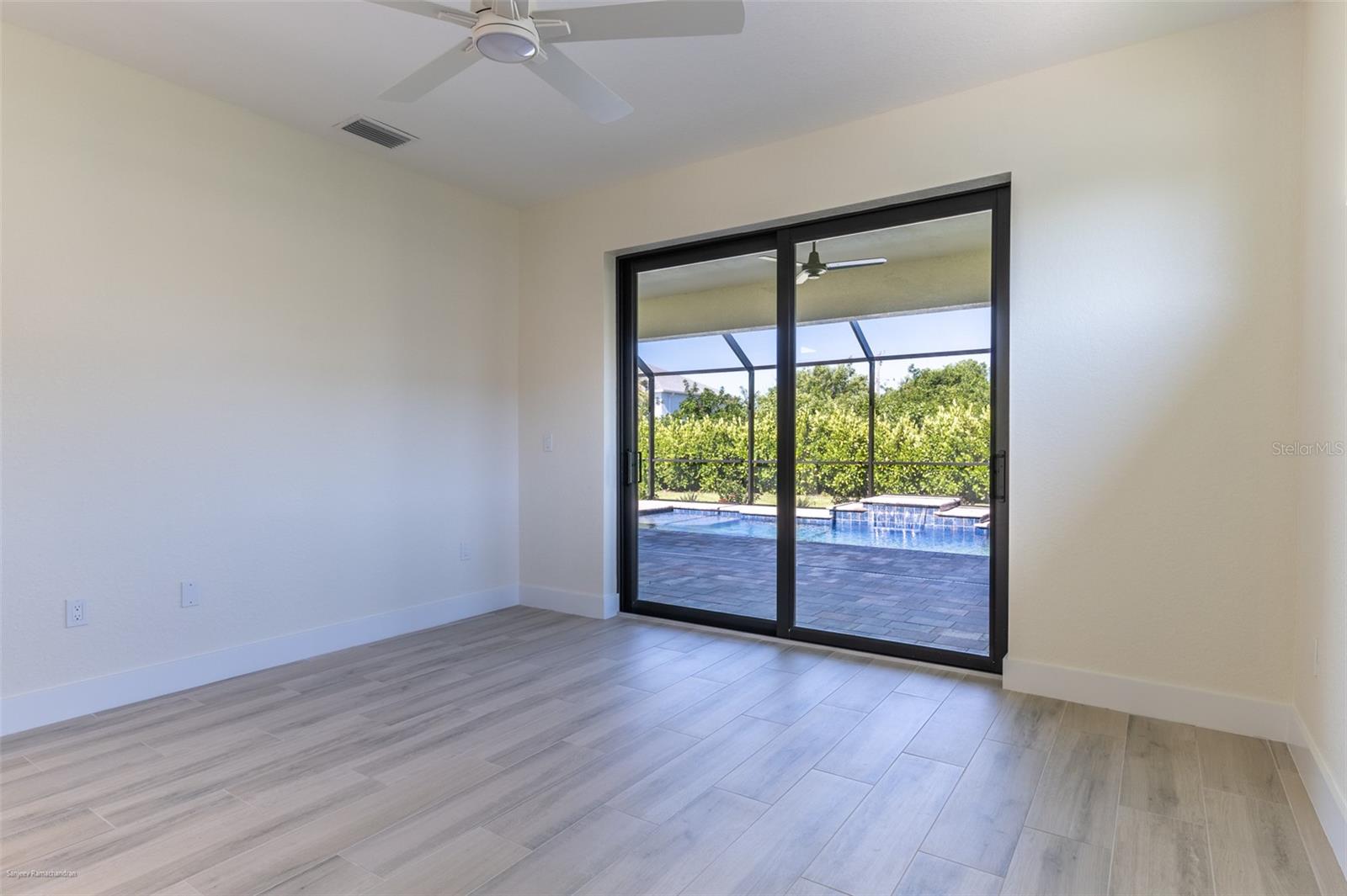 Image 33 of 47 For 9437 Galaxie Circle