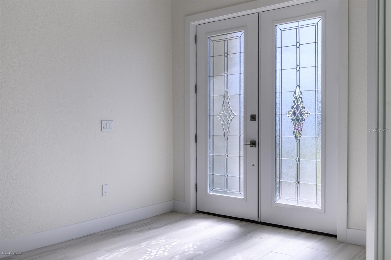 Image 4 of 47 For 9437 Galaxie Circle