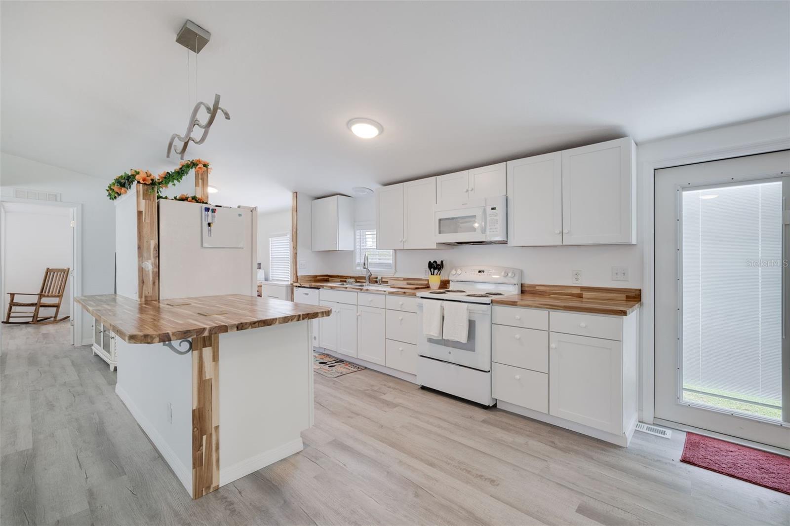 Image 3 of 20 For 16921 Windcrest Drive