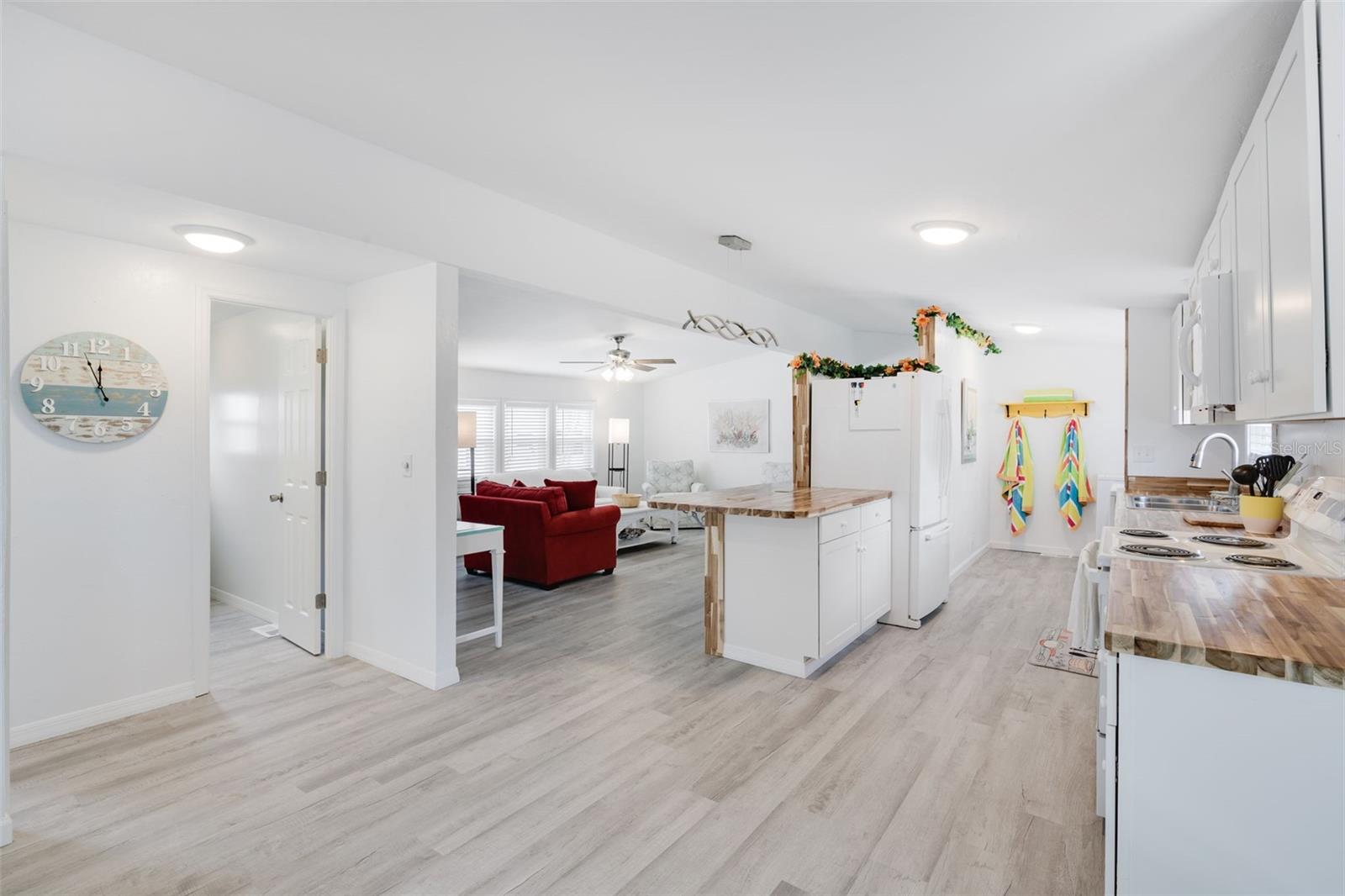 Image 4 of 20 For 16921 Windcrest Drive