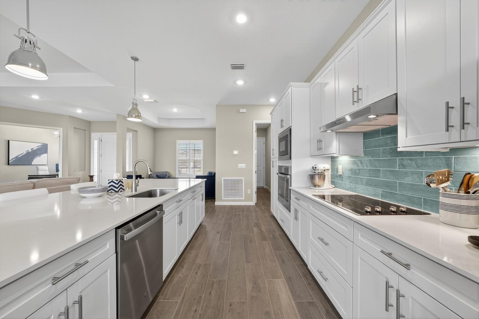 Image 12 of 78 For 17336 Sandpearl Road
