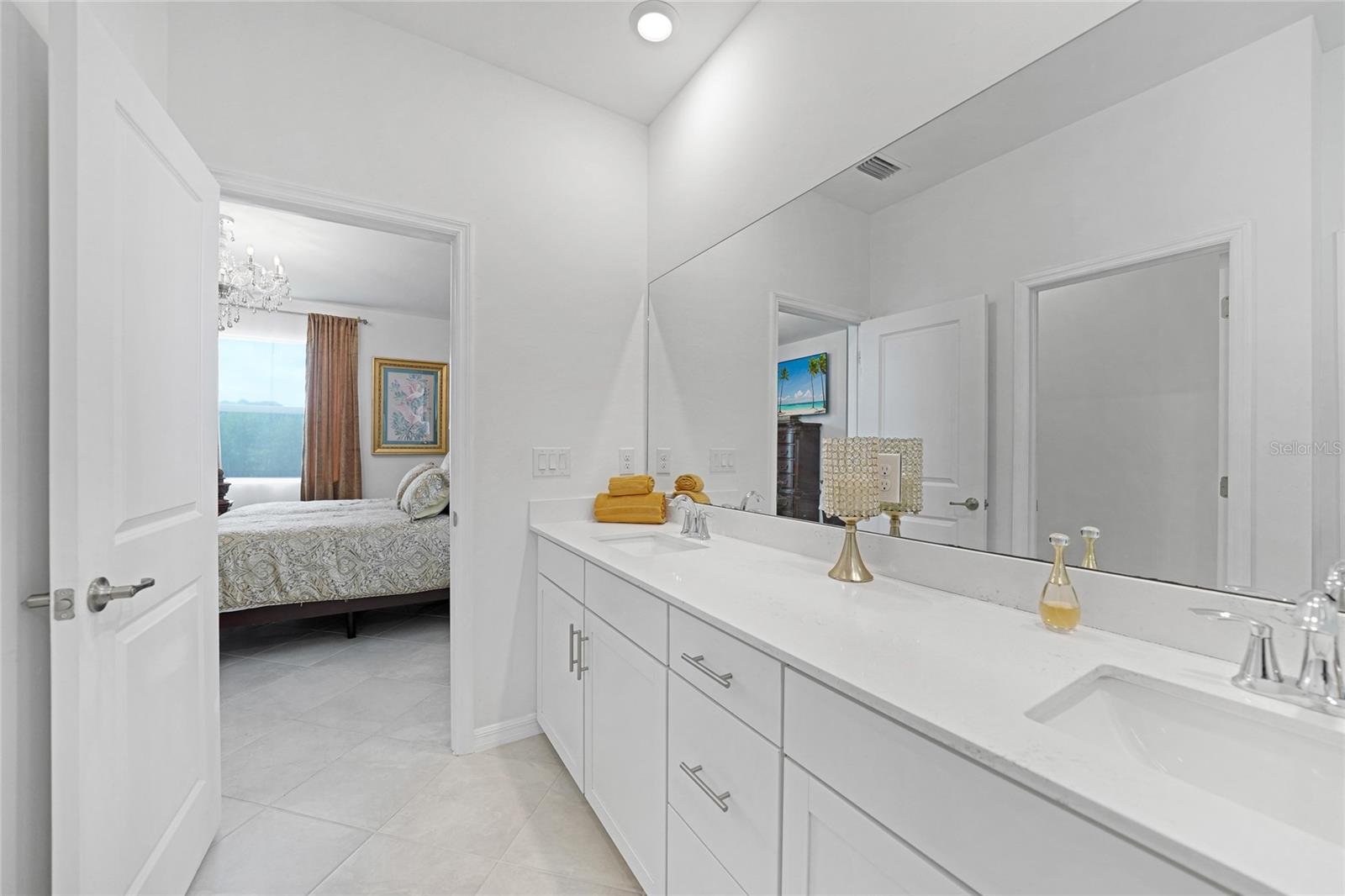 Image 18 of 45 For 11383 Burgundy Drive