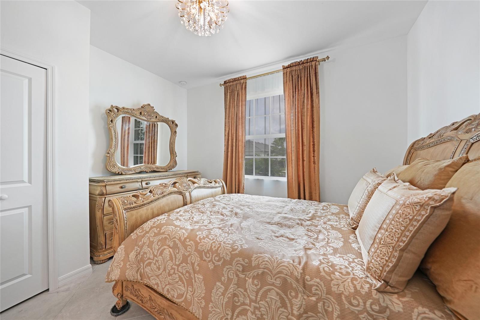 Image 20 of 45 For 11383 Burgundy Drive