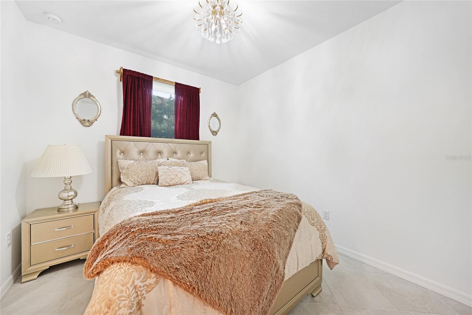 Image 23 of 45 For 11383 Burgundy Drive